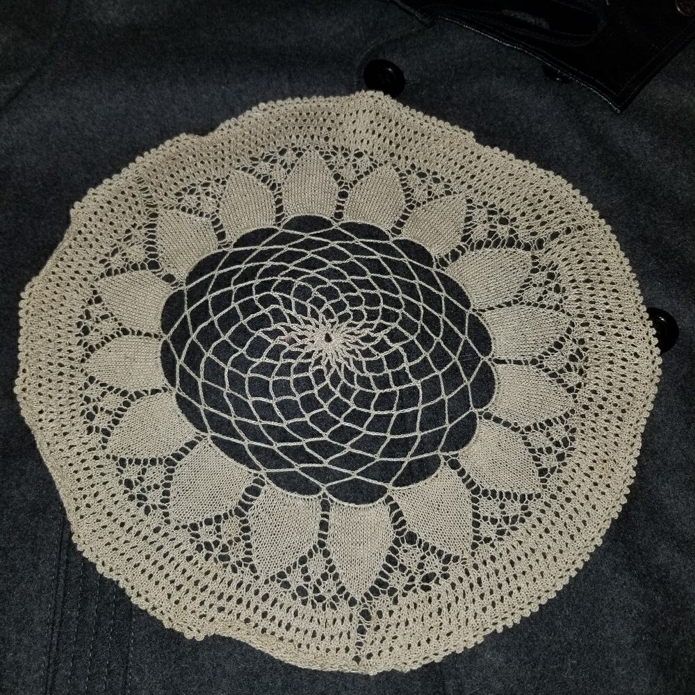 Vintage crocheted doilie 12.5 inches